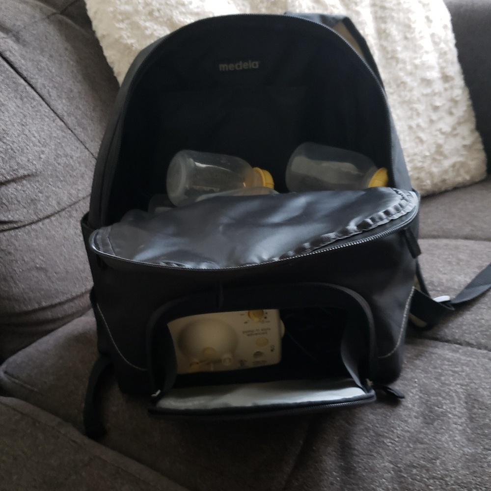 Breastfeeding Backbag and pump!